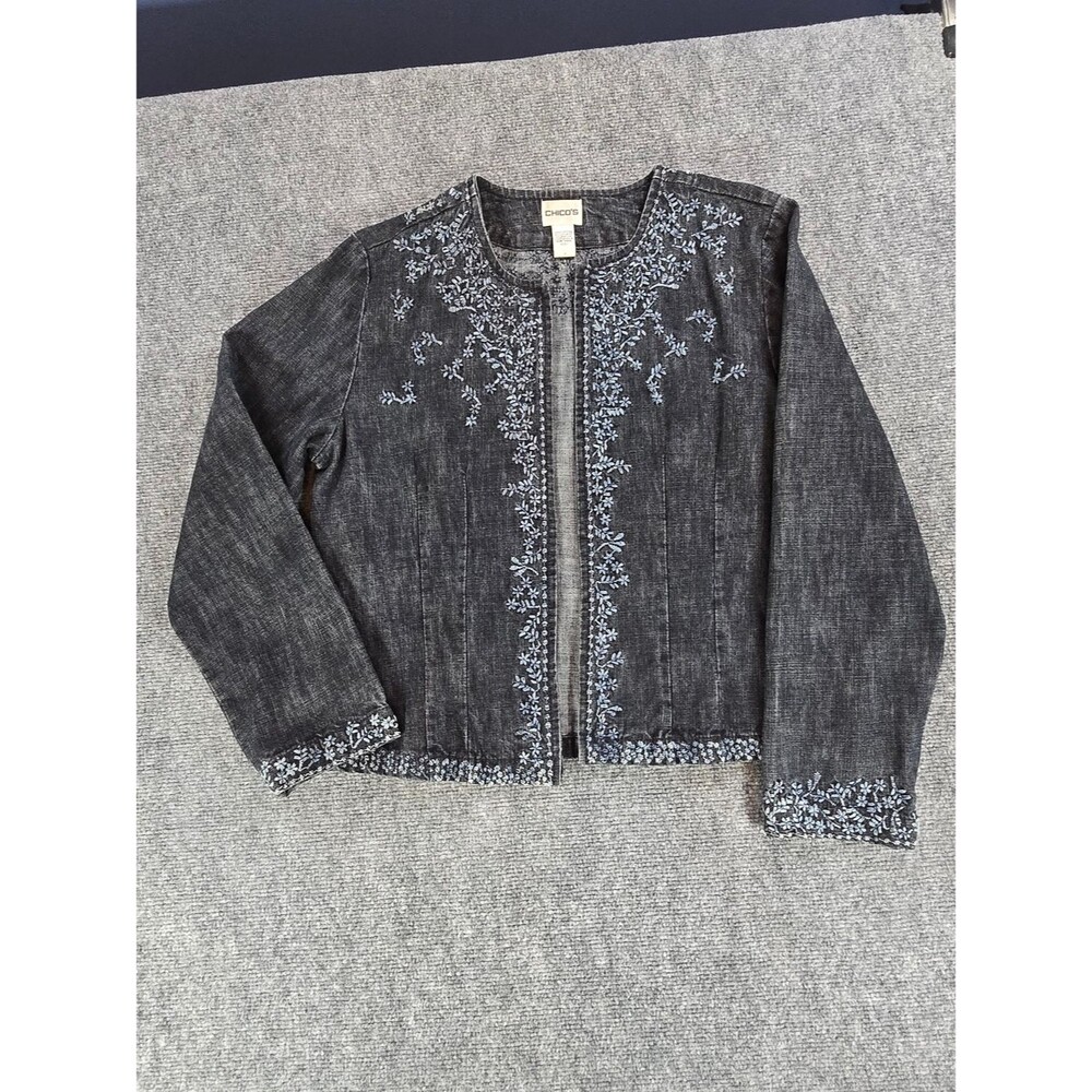 Chico's Size 1 Embroidered Denim Jacket Womens Blue Floral Collarless Boho